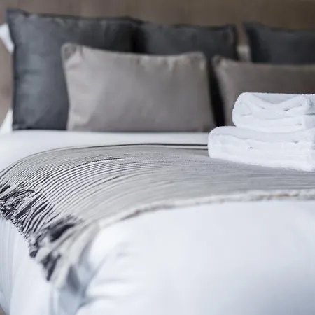 Guestready - Subzero Design * Porto